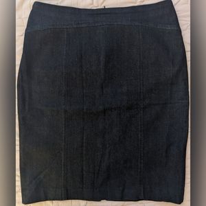 Ellen Tracy dark wash denim pencil skirt
